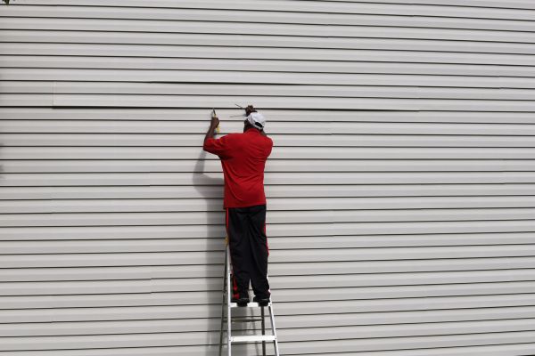 Loose Siding Repair in Dayton
